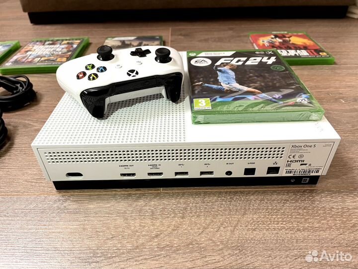 Xbox One S 1tb + 2 геймпада + 450 игр + FC 24