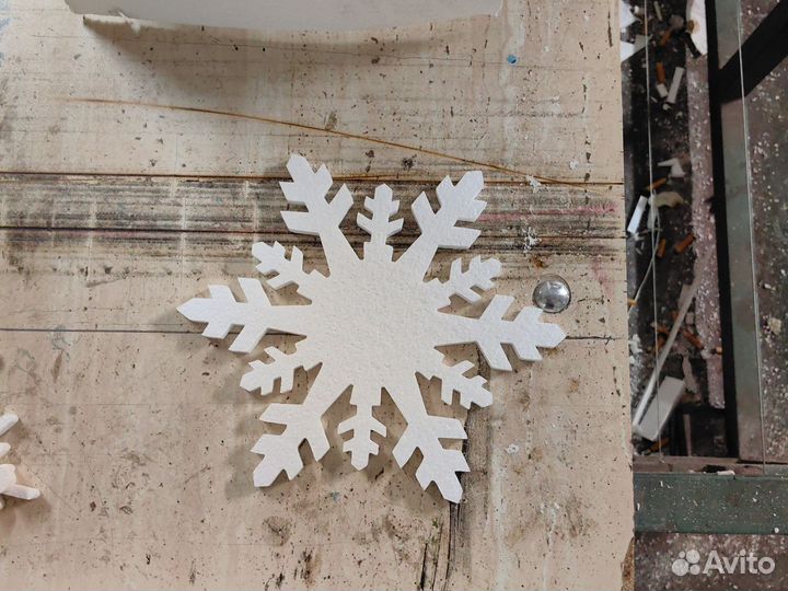 Новогодние снежинки от производителя