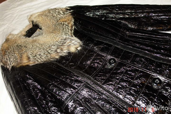 Пальто кожаное лакированное