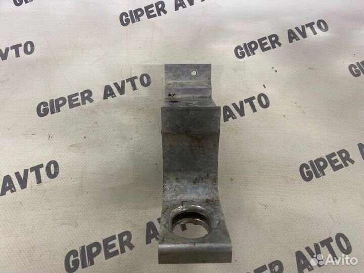 Кронштейн радиатора правый Mercedes-Benz C-Class