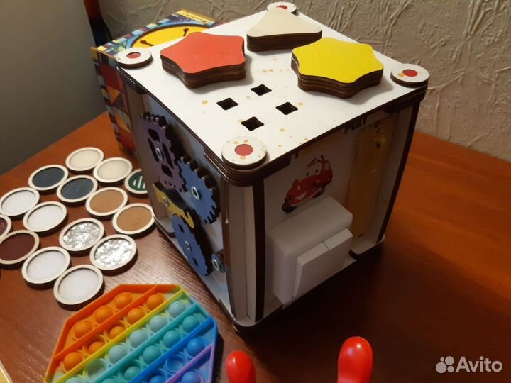 Игрушки от года пакетом (с бизибордом)