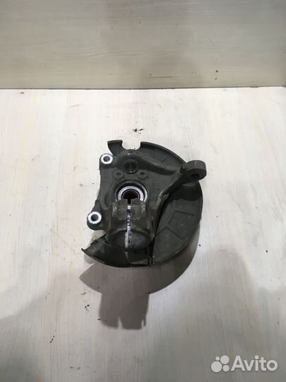 Кулак поворотный передний левый пассат Б6