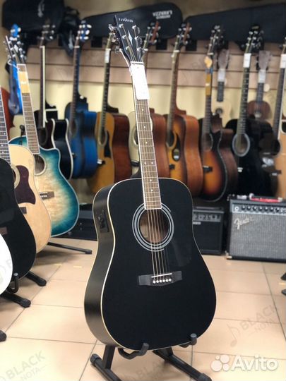 Электро-акустическая гитара Parkwood W81E-BKS