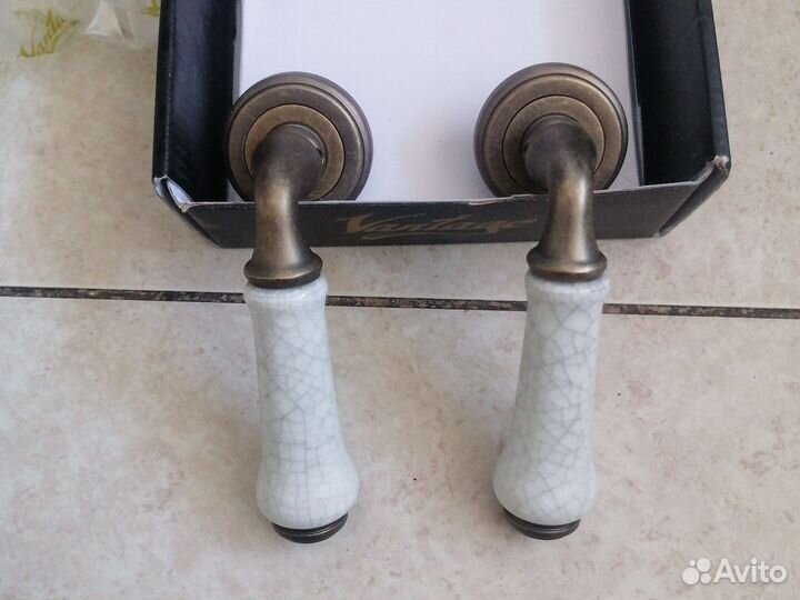 Дверные ручки межкомнатные с замком