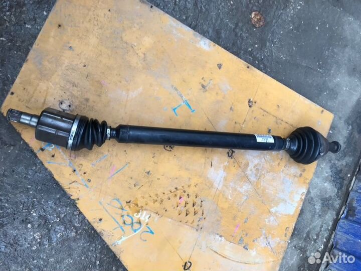 Привод передний правый Volkswagen Passat B6 2006