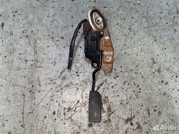 Педаль газа Nissan Primera P12 лифтбек QG18DE 2005