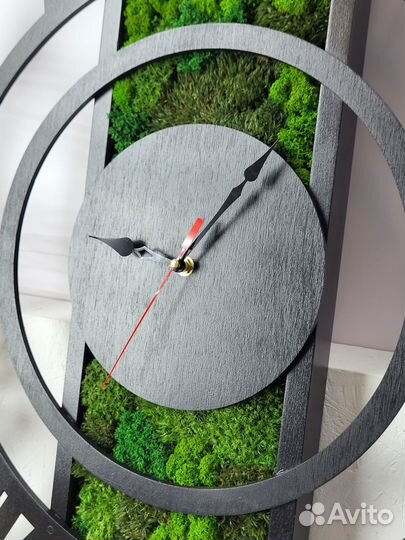 Часы из мха стабилизированного