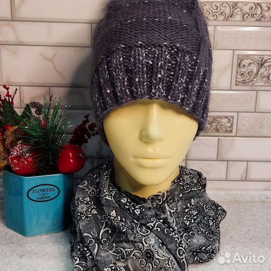 Шапка с помпоном