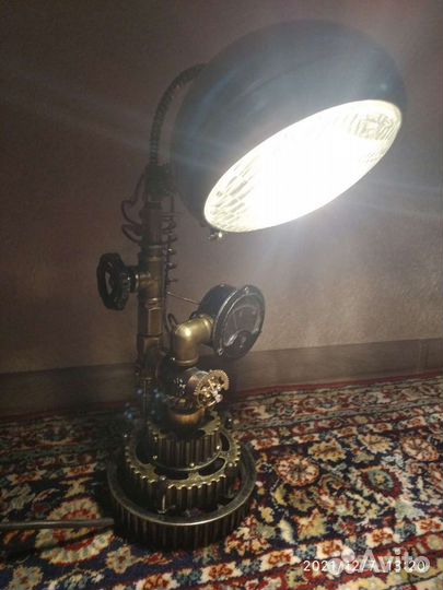 Лампа настольная