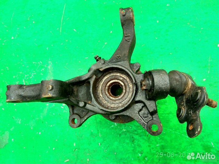 Кулак поворотный передний правый Toyota Camry V30