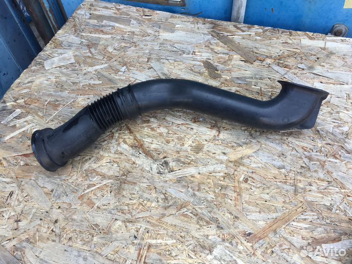 Воздухозаборник Opel Astra H