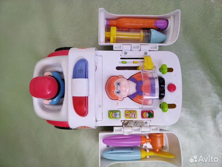 Игрушка скорая помощь развивающая