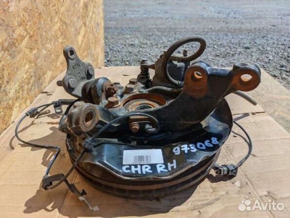 Поворотный кулак передний Toyota C-HR