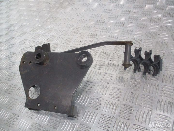 Кронштейн Mercedes-Benz A9305400673