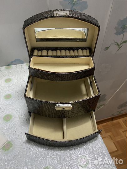 Шкатулка для украшений