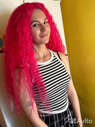 Модель на афрокудри