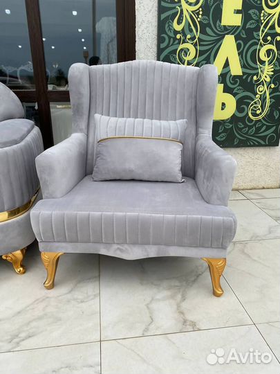 Диван и кресла Манго