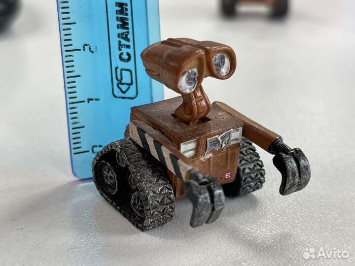 Бронь. Игрушки из киндера - робот Валли Wall-e
