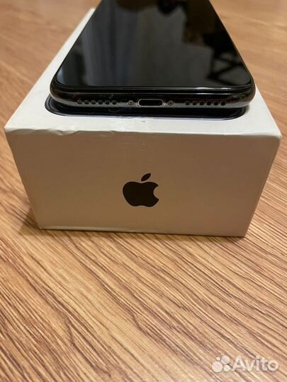 iPhone X, 64 ГБ