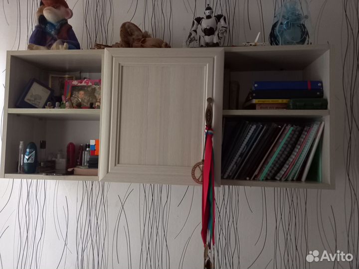 Письменный стол для школьника со шкафом