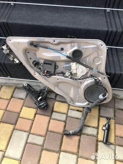 Механизм задней двери мерседес w204