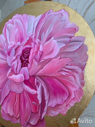 Пионы картина маслом на круглом холсте с золотом