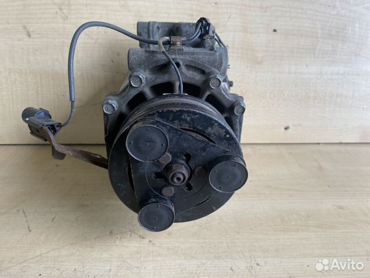 Компрессор кондиционера Mitsubishi Lancer 9