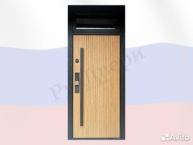 Металлическая входная дверь с фрамугой для дома