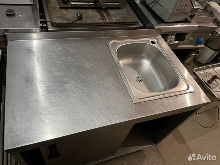 Стол купе с мойкой