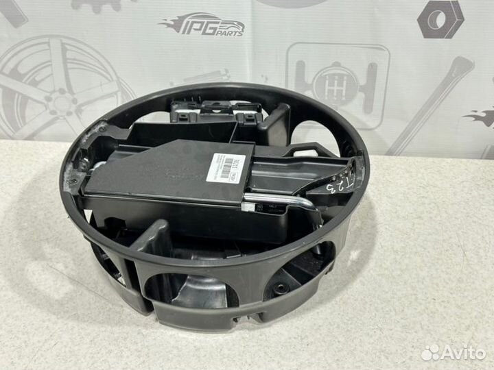 Ниша под инструмент Mercedes-Benz C W204 OM651.911