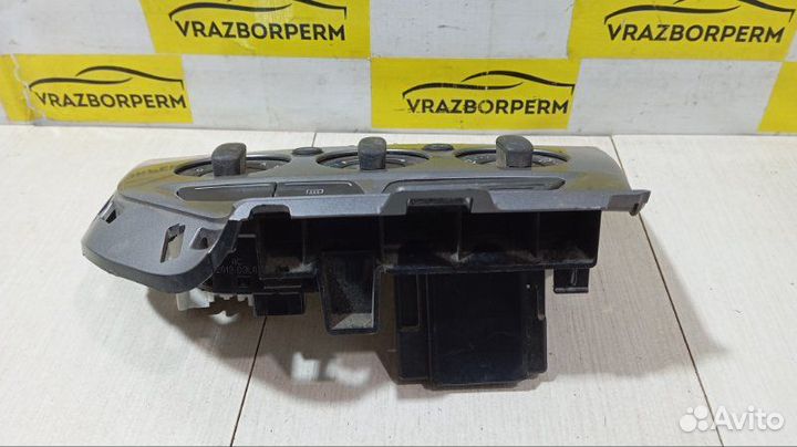Блок управления отопителем Ford Focus 3