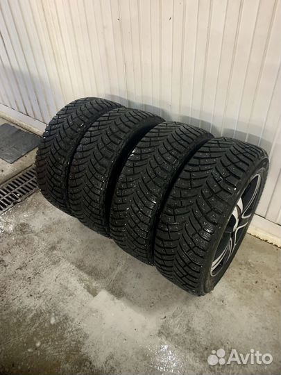 Michelin X-Ice North 4 205/55 R16 94T