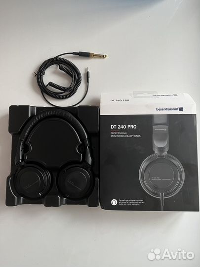 Наушники Beyerdynamic DT 240 Pro