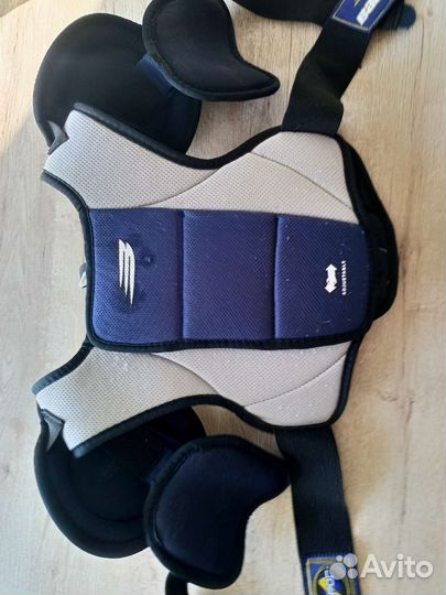 Нагрудник хоккейный bauer