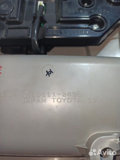 Плафон подсветки салона передний Toyota Camry 55