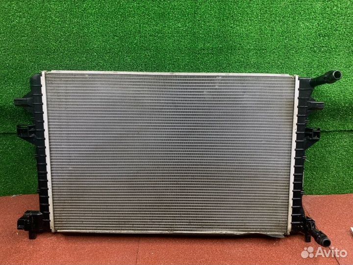Радиатор охлаждения двигателя Skoda Octavia A7 CZD
