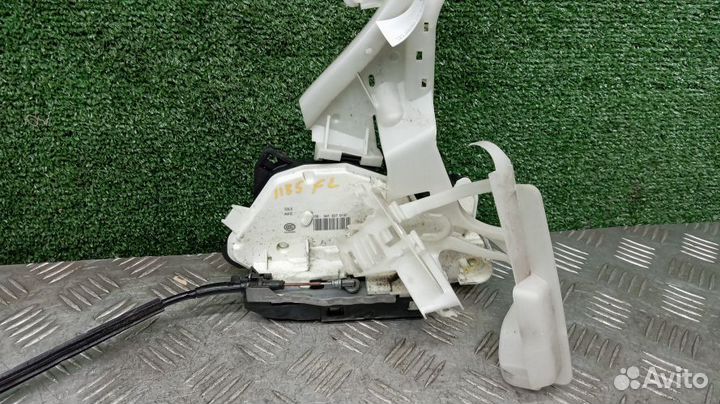 Замок двери Volkswagen Passat Cc Левый Передний