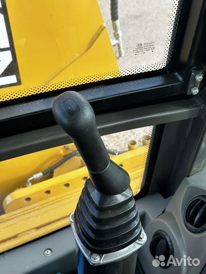 Экскаватор-погрузчик Ensign BL988, 2023