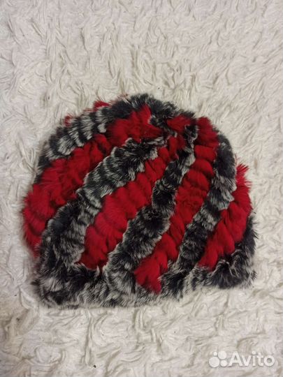 Теплая красивая шапка