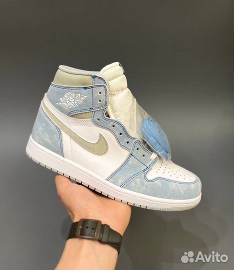 Кроссовки Nike Air Jordan 1 High OG Hyper Royal