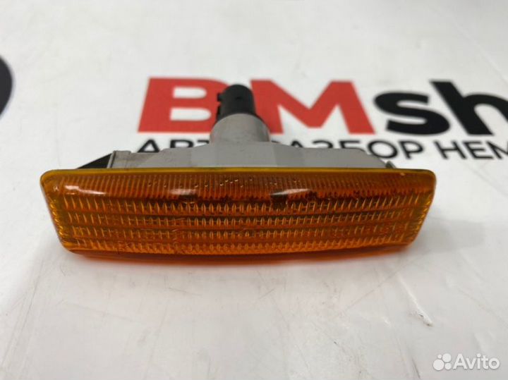 Поворотник в крыле Bmw 525I E39 M54B25TU 2002