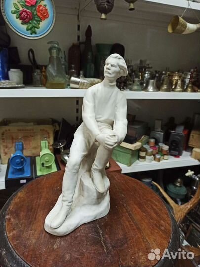 Статуэтка Горький