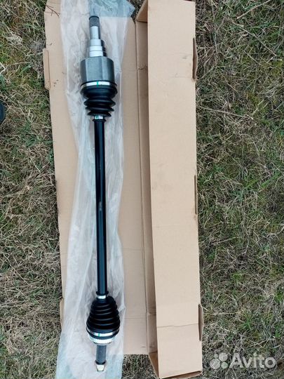 Привод(правый) в сборе на Джили Эмгранд ес7