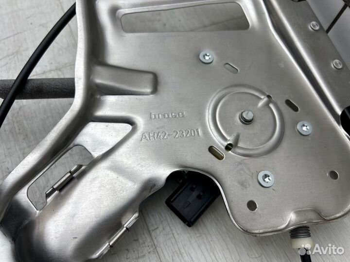 Стеклоподъемник передний левый Land Rover Range