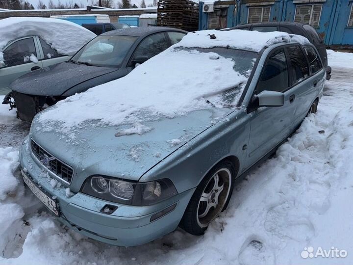 Кузов Volvo V40 универсал 1.9 B4204T 2000