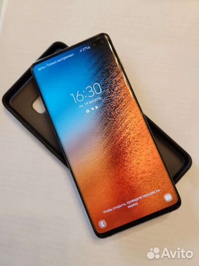 Телефон Samsung galaxy S10 plus