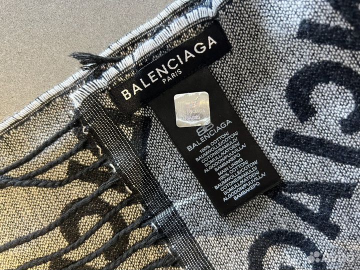 Balenciaga шарф оригинал
