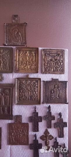 Стариные медные Иконы 12 штук и 7 крестиков