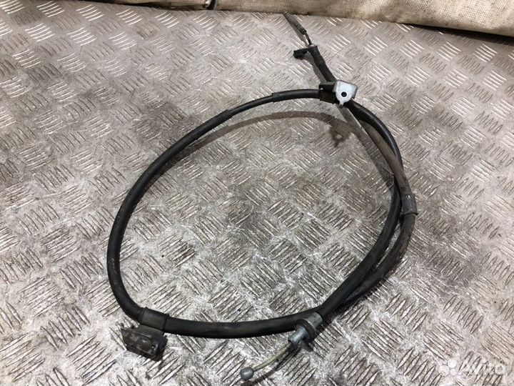 Трос ручного тормоза правый Nissan X-Trail T31