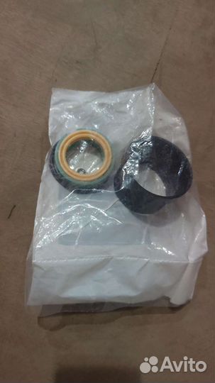 Комплект уплотнений для штока Yale 505136048